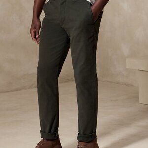 Banana Republic Factory Slim Chino (NWT)